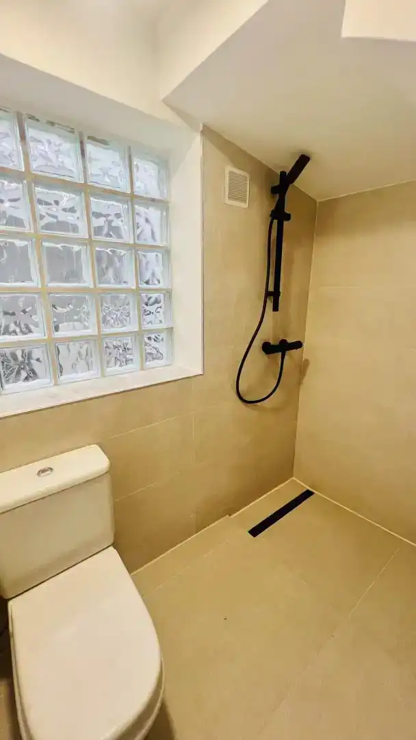 Bany de Casa o xalet de lloguer en  Madrid Capital amb Aire condicionat