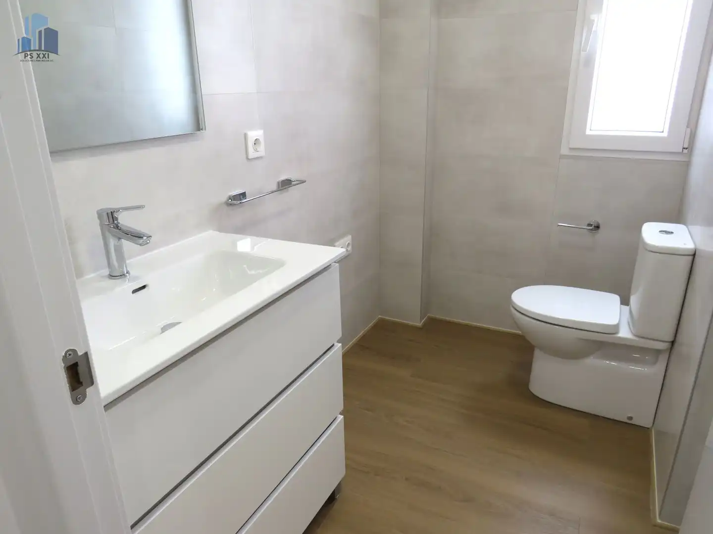 Bathroom of Flat for rent in Castellón de la Plana / Castelló de la Plana  with Air Conditioner and Furnished
