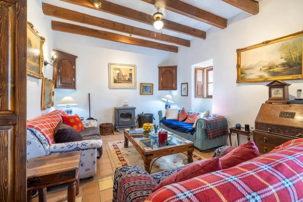 Wohnzimmer von Country house zum Verkauf in Andratx mit Klimaanlage, Heizung und Privatgarten