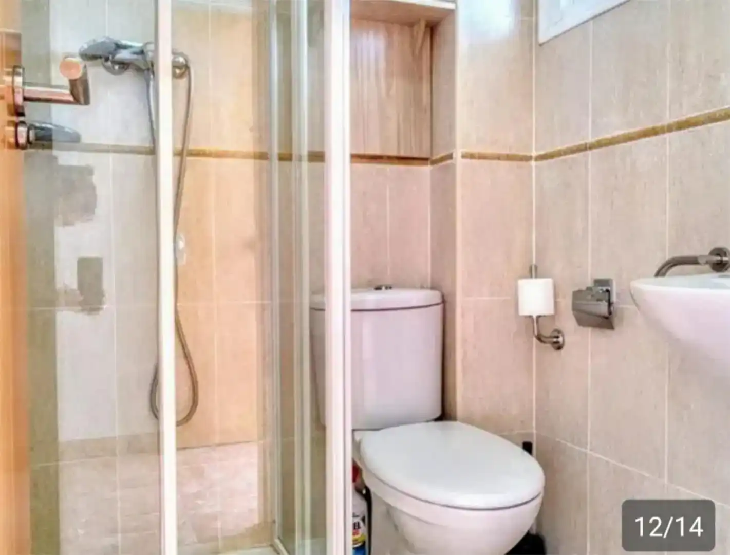 Baño de Piso de alquiler en Vera con Aire acondicionado, Jardín privado y Piscina