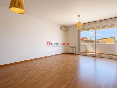 Living room of Flat for sale in Vilanova i la Geltrú  with Air Conditioner, Heating and Terrace