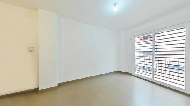 Piso en Venta en C/ Poeta Llorente  en Centro Ciudad