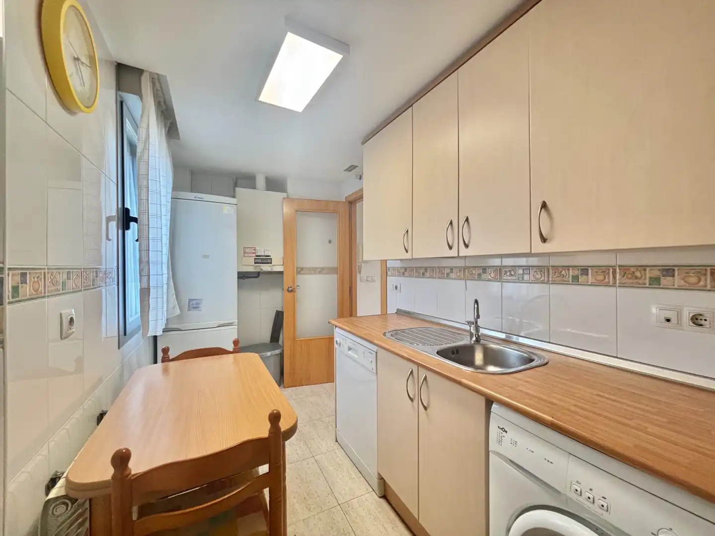 Kitchen of Flat for sale in Oliver-Valdefierro