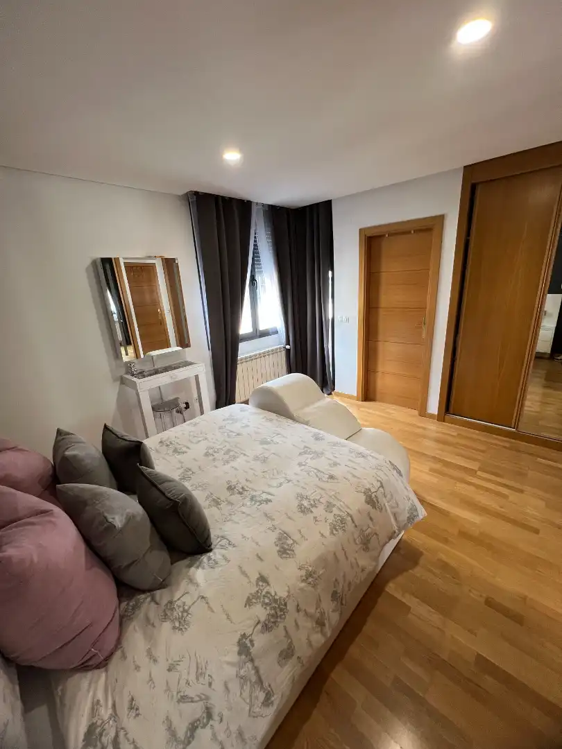 Dormitori de Casa o xalet en venda en Loeches amb Calefacció, Jardí privat i Terrassa
