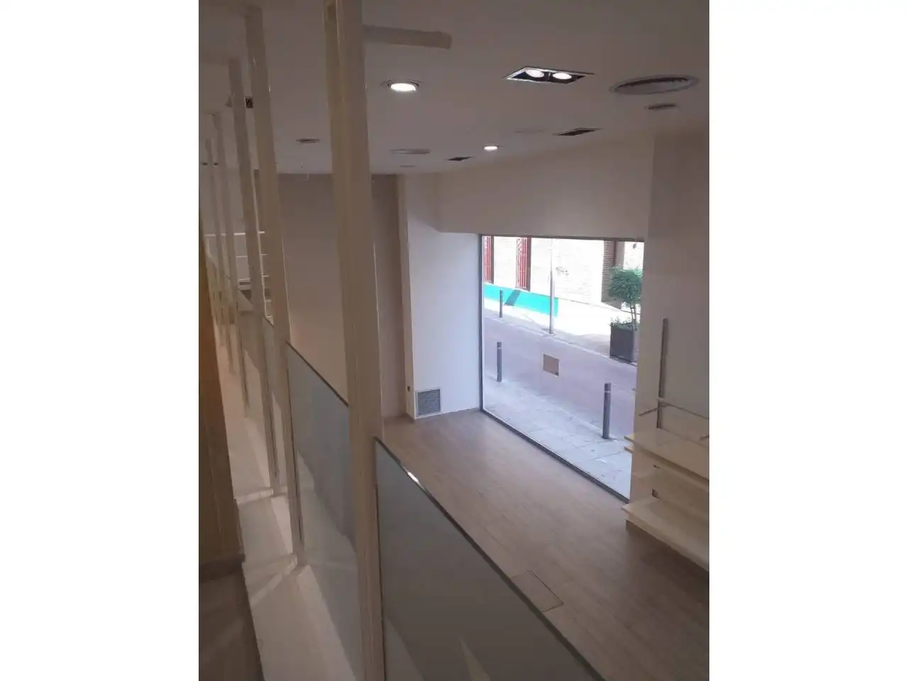 Local comercial de lloguer a Calle RAMON Y CAJAL, imagen 3