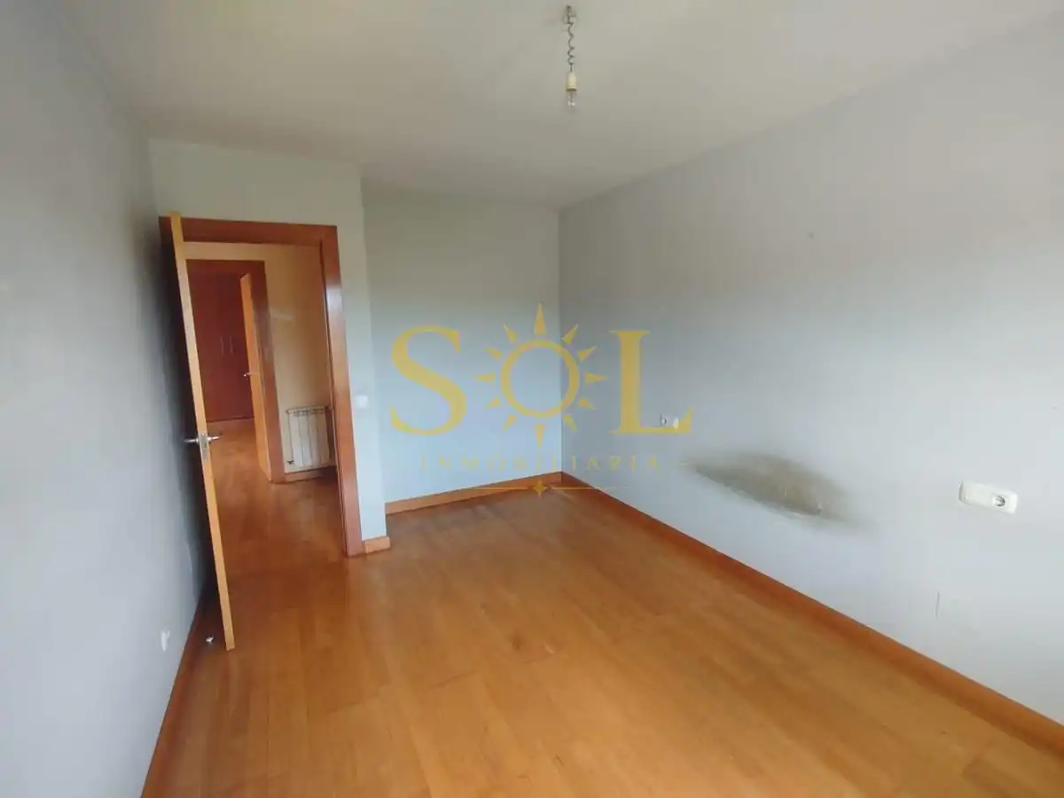 Habitación de Casa adosada en venta en Sariegos con Calefacción, Jardín privado y Terraza
