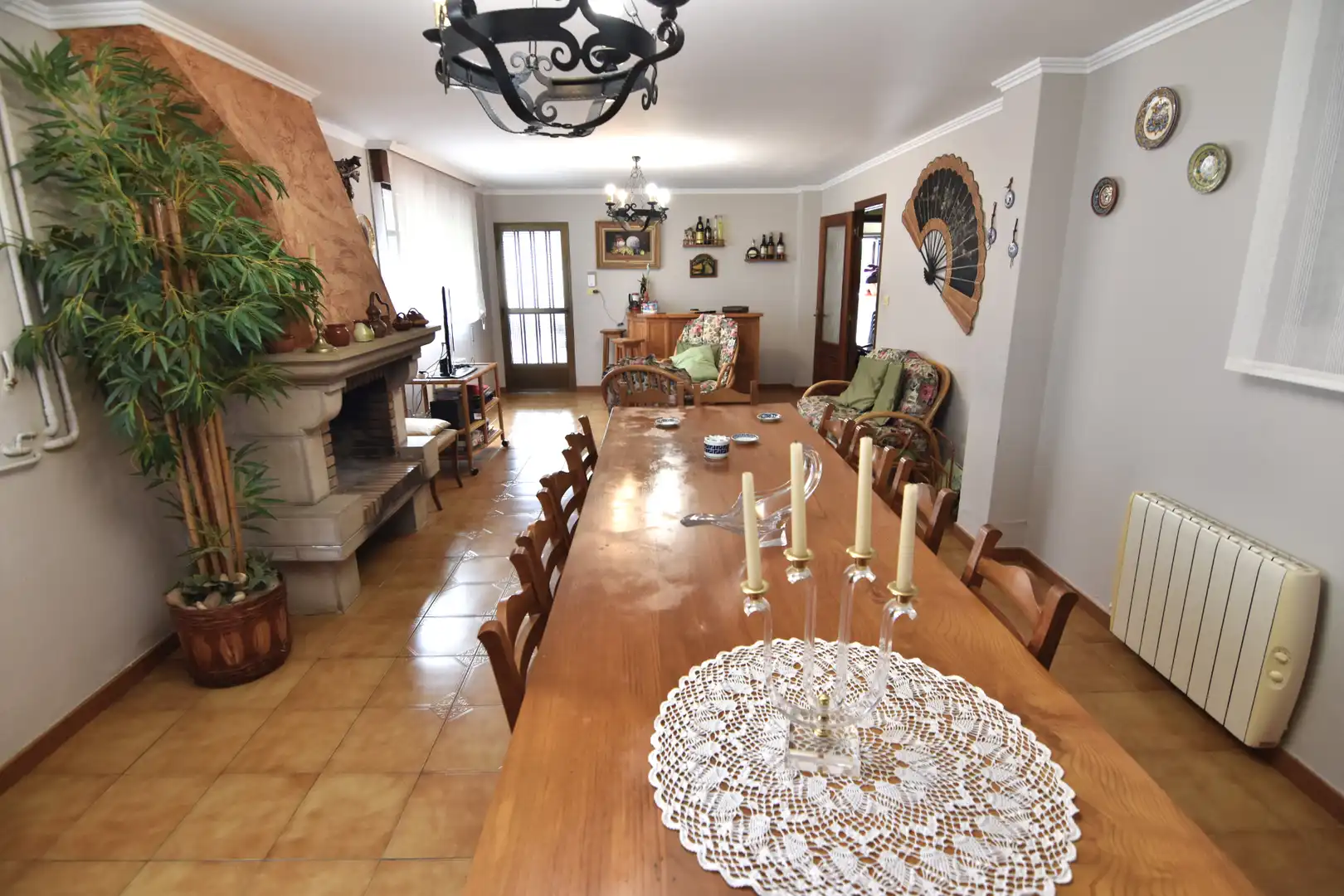 Comedor de Casa o chalet en venta en Oleiros con Calefacción, Jardín privado y Parquet