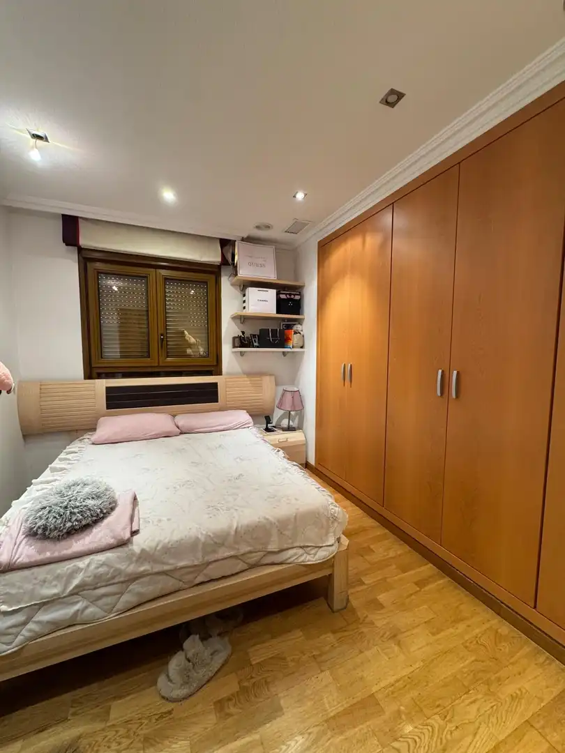 Schlafzimmer von Wohnung zum Verkauf in Elche / Elx mit Klimaanlage, Heizung und Parkett