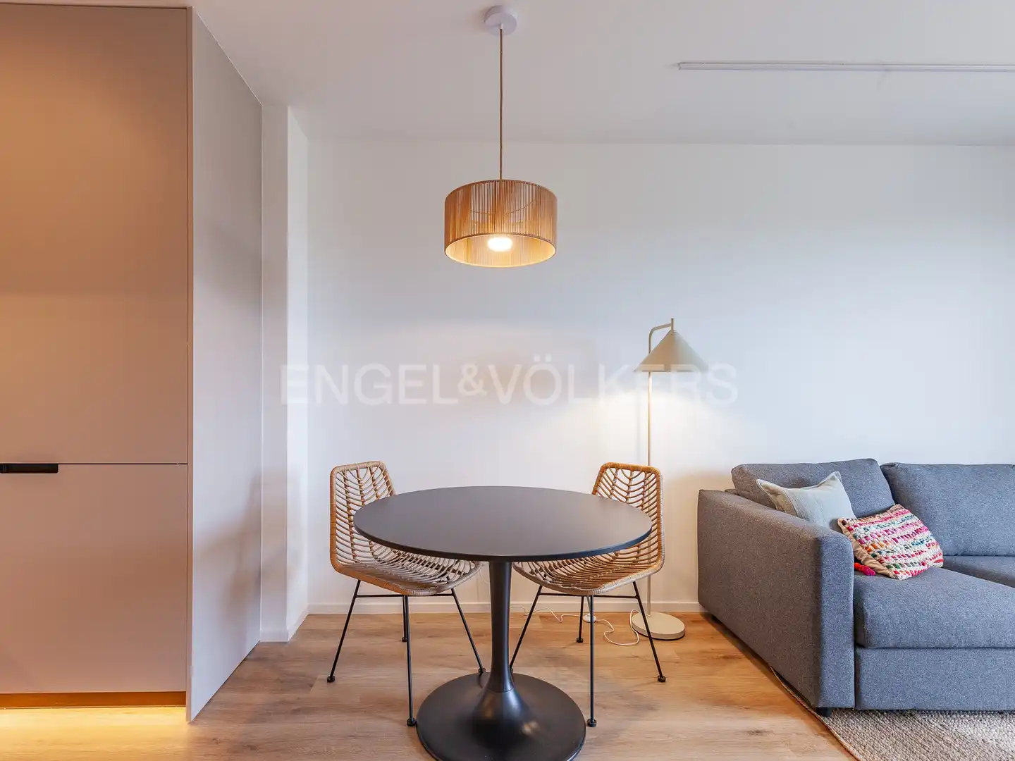 Comedor de Piso de alquiler en Esplugues de Llobregat con Aire acondicionado, Calefacción y Jardín privado