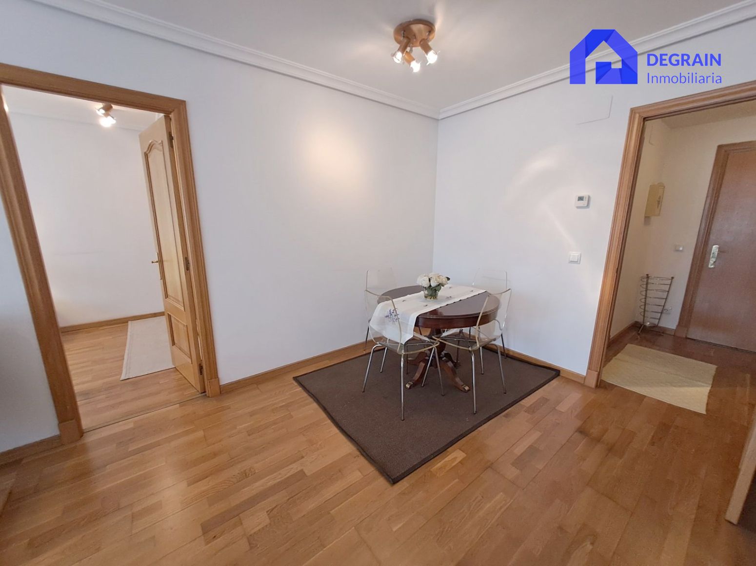 Dining room of Flat for sale in Oviedo   with Heating, Parquet flooring and Storage room
