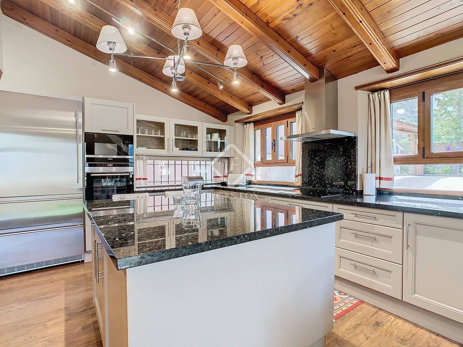 Cocina de Casa o chalet en venta en Escaldes – Engordany con Aire acondicionado, Calefacción y Jardín privado