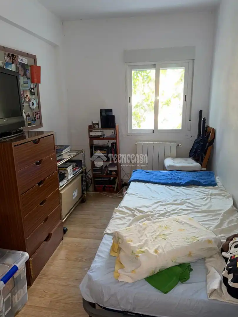 Bedroom of Flat for sale in Madrid  with Heating, Terrace and Storage room