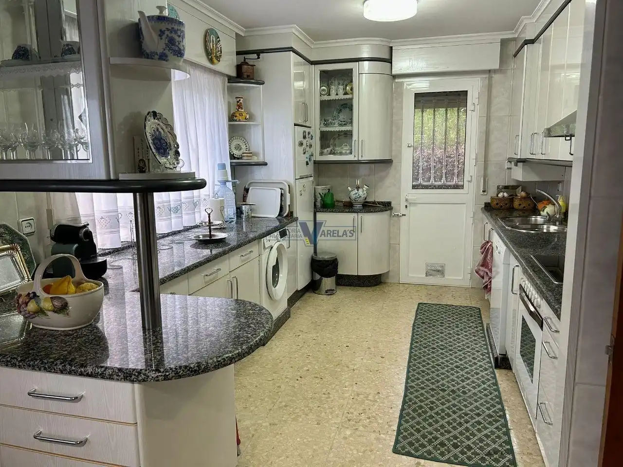 Cocina de Casa o chalet en venta en Ourense Capital  con Calefacción, Jardín privado y Terraza