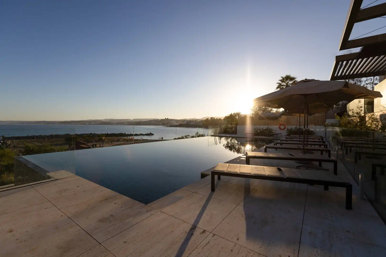 Piscina de Ático en venta en Estepona con Aire acondicionado, Calefacción y Terraza