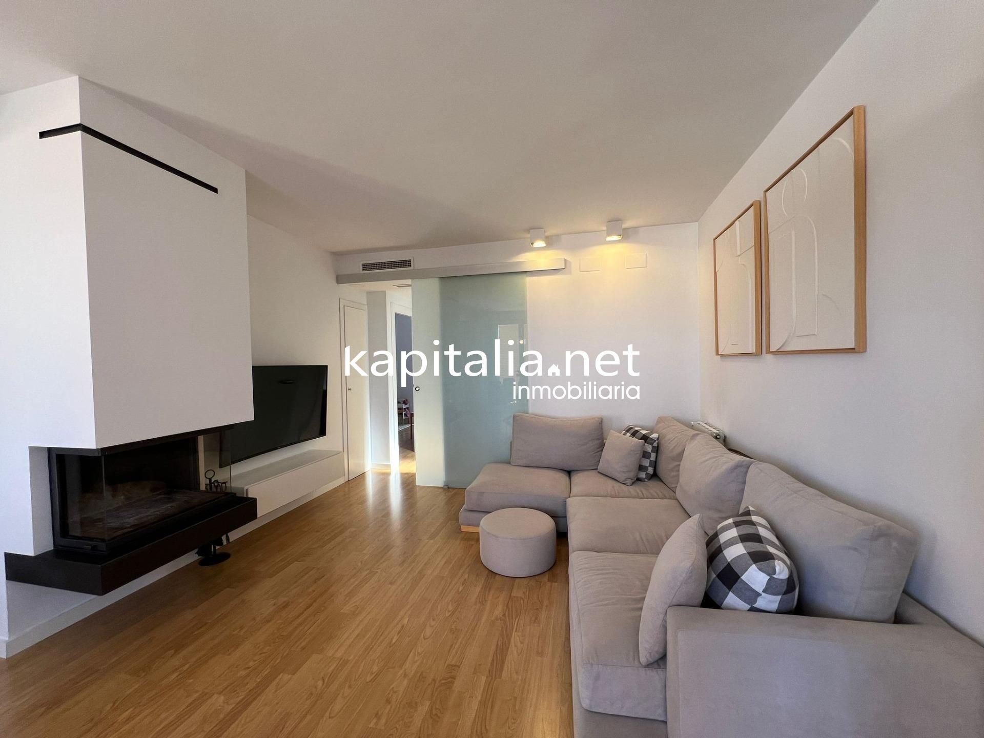 Sala d'estar de Àtic en venda en Ontinyent amb Aire condicionat, Calefacció i Parquet