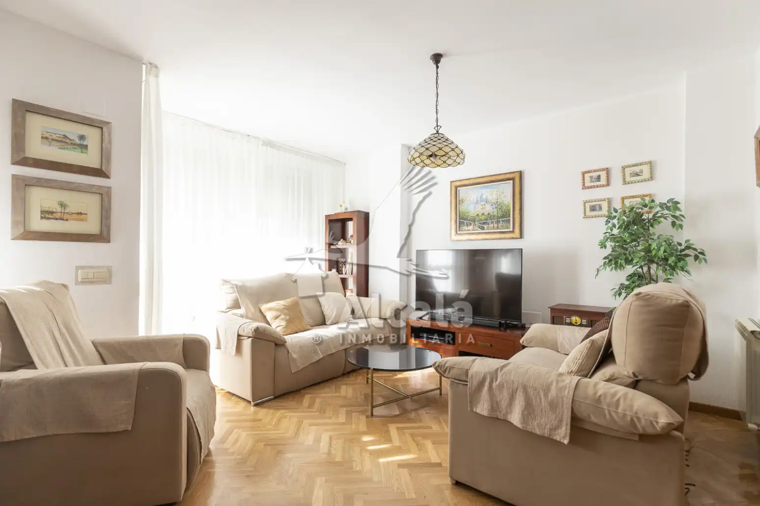 Living room of Flat for sale in Alcalá de Henares  with Air Conditioner, Heating and Private garden