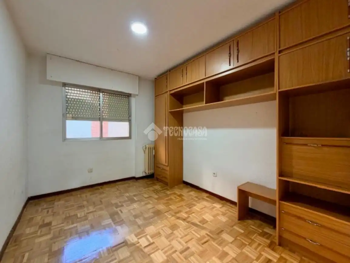 Dormitori de Pis en venda en San Sebastián de los Reyes amb Calefacció i Parquet