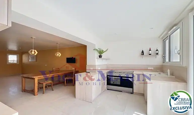 Cuina de Casa o xalet en venda en Empuriabrava amb Aire condicionat, Calefacció i Jardí privat