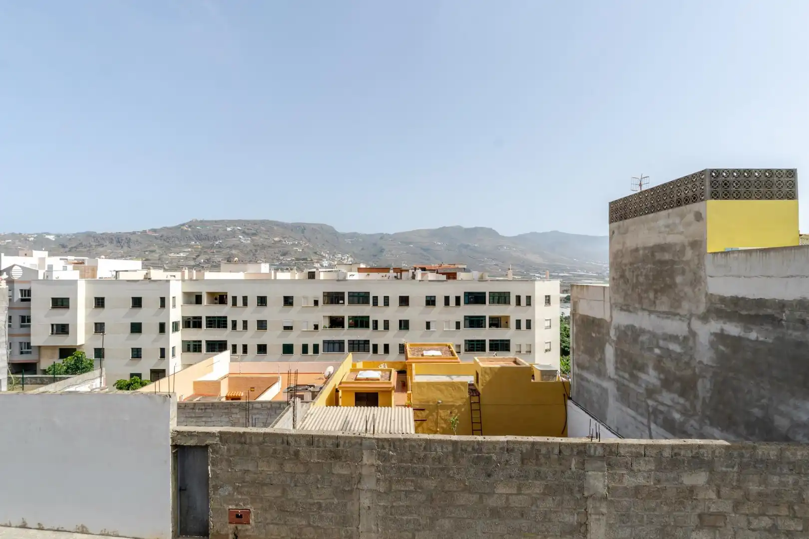 Vista exterior de Casa o xalet en venda en Gáldar amb Moblat