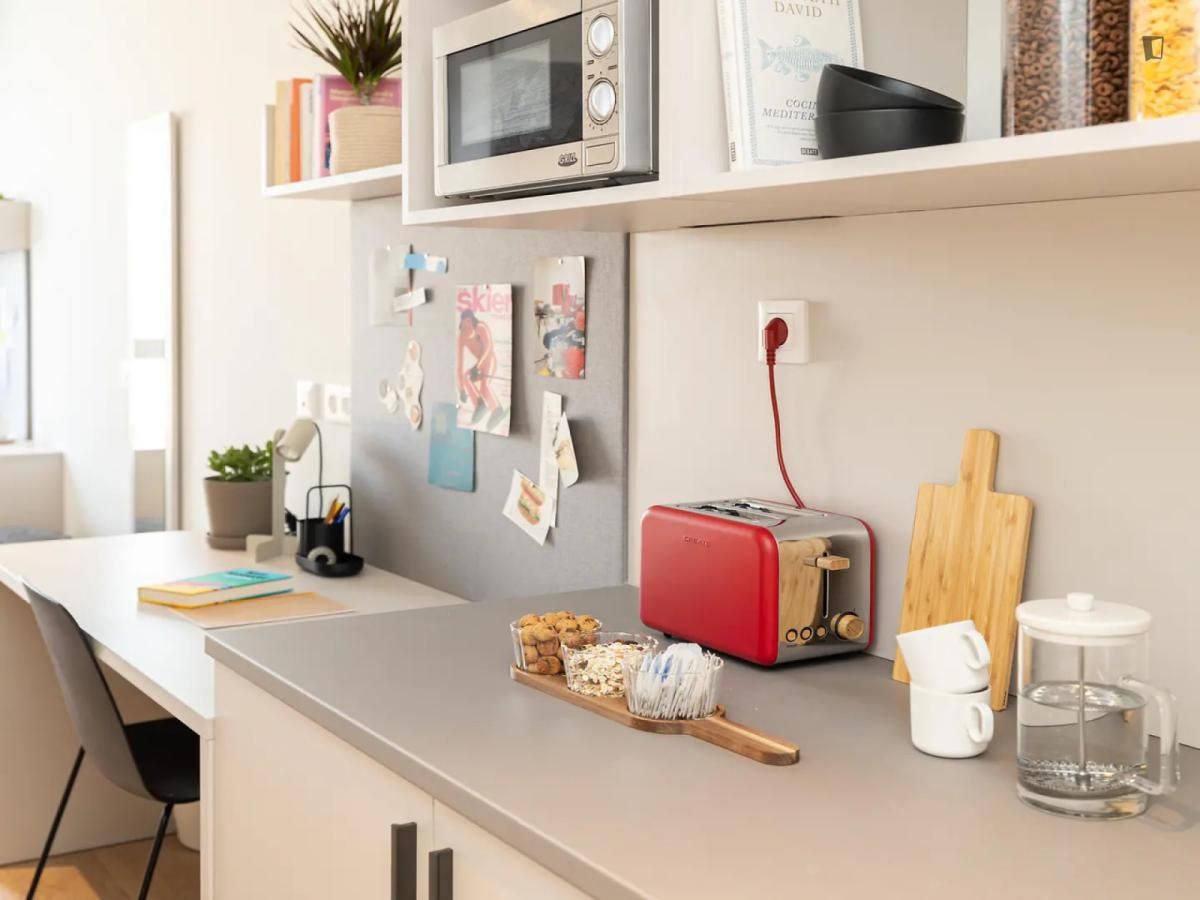 Kitchen of Flat to share in Burjassot  with Air Conditioner, Heating and Swimming Pool
