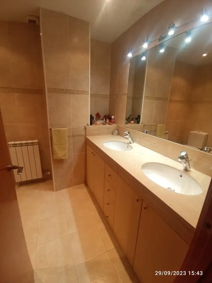 Bathroom of Houses for sale in Berga  with Private garden, Parquet flooring and Balcony