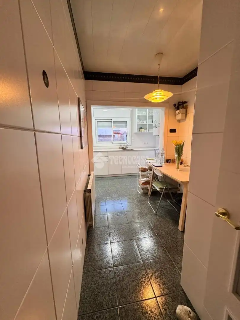 Cocina de Piso en venta en L'Hospitalet de Llobregat con Terraza