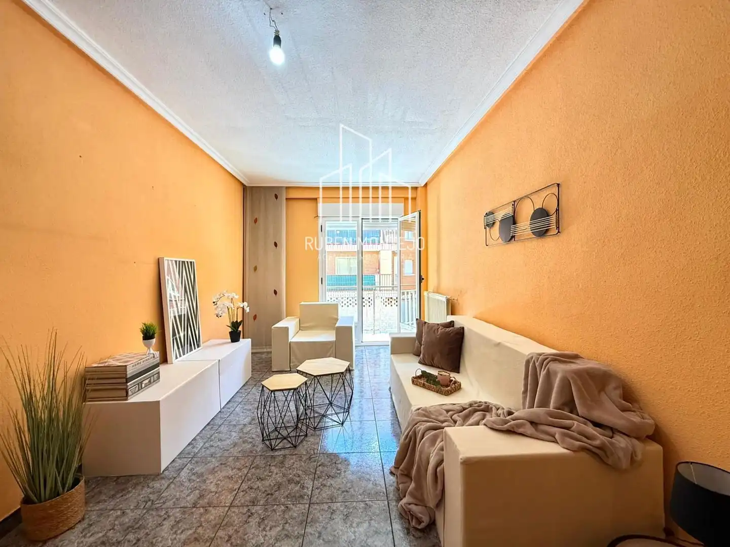 Sala de estar de Piso en venta en Santa Marta de Tormes con Calefacción y Terraza