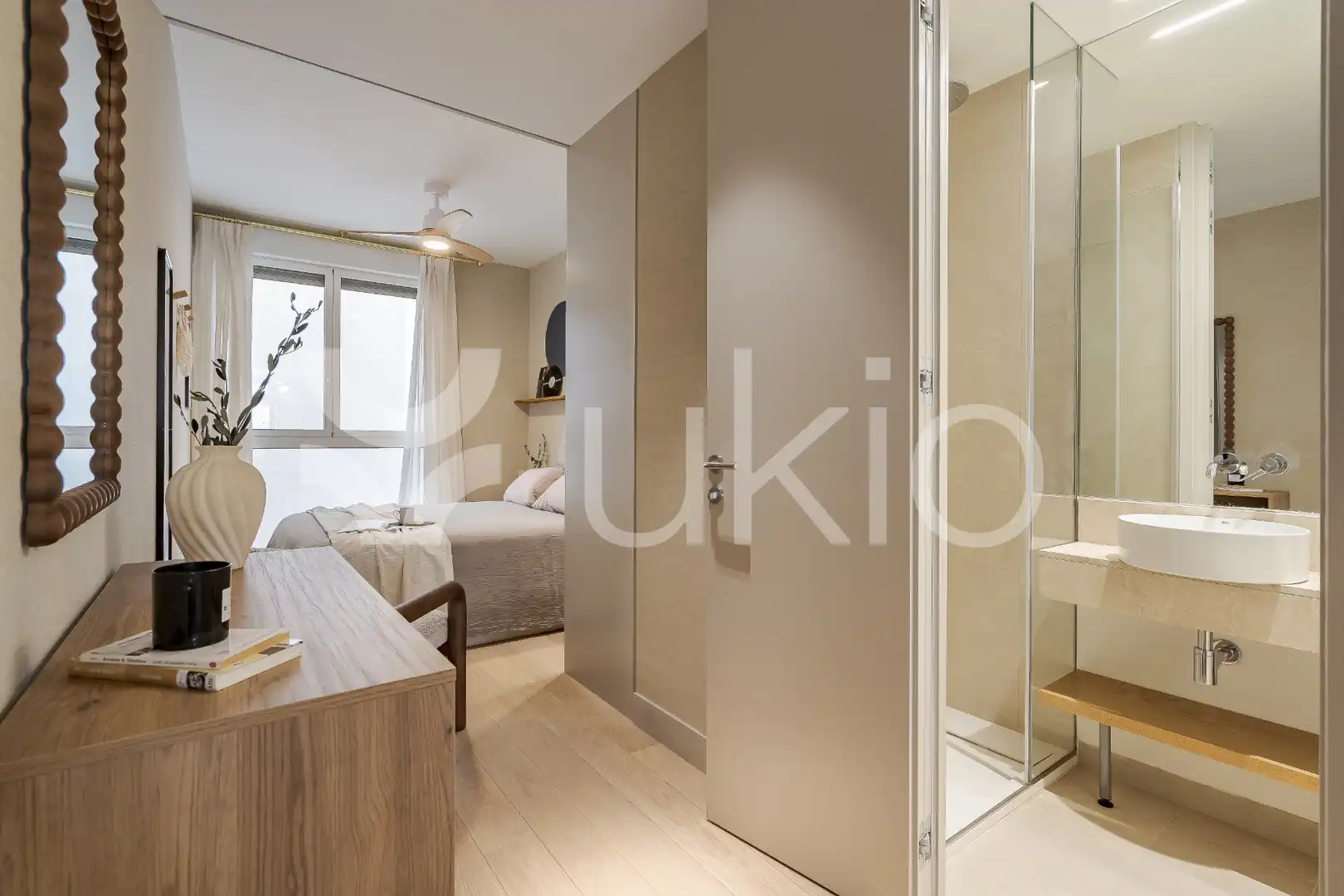 Dormitori de Apartament de lloguer en Madrid amb Calefacció, Moblat i Forn