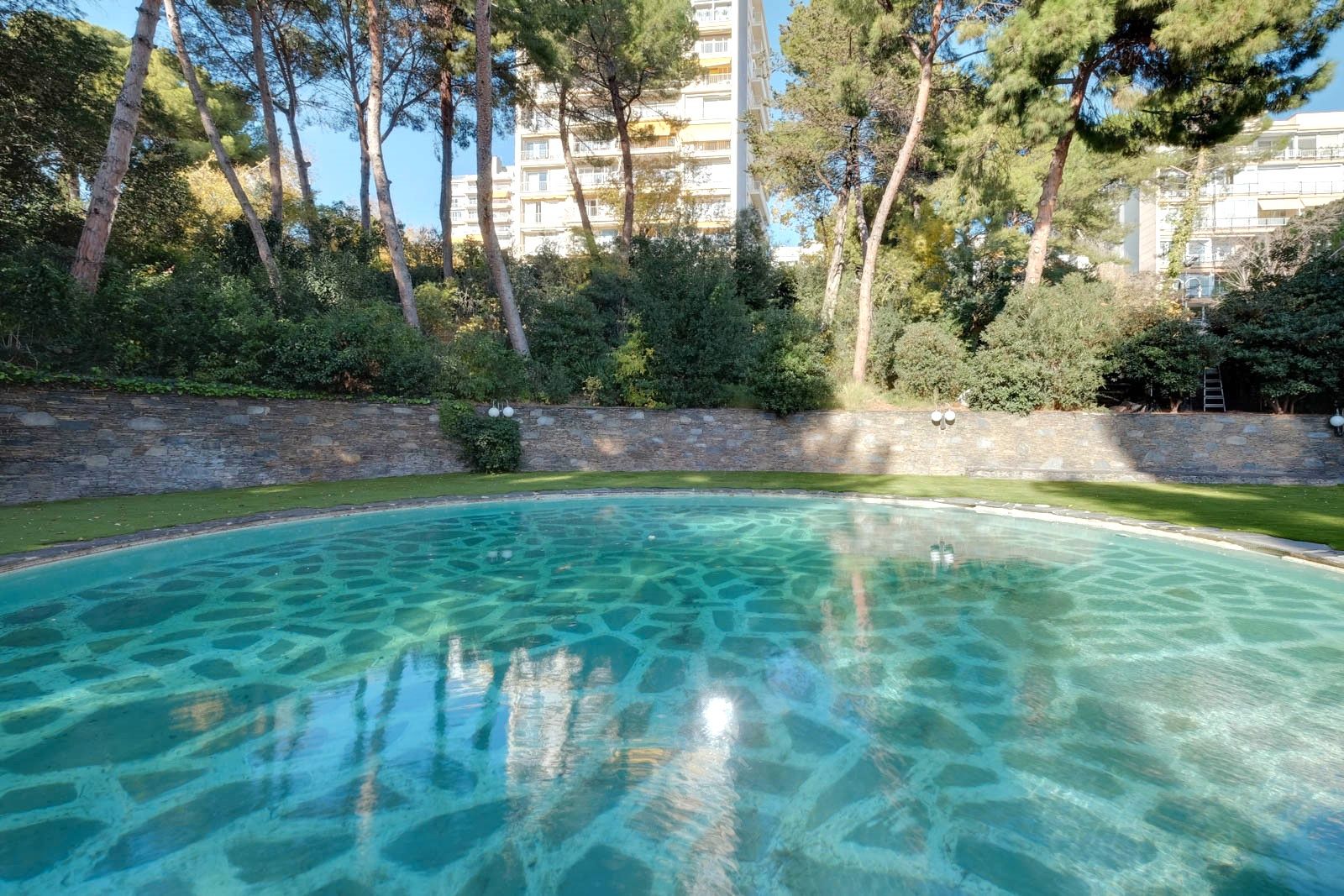 Piscina de Pis en venda en  Barcelona Capital amb Aire condicionat, Calefacció i Parquet