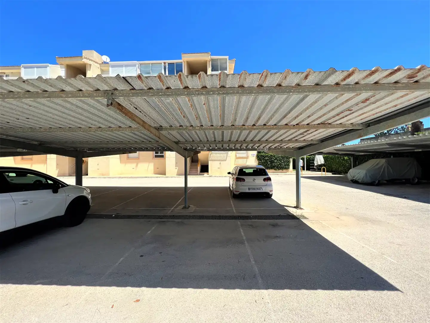 Aparcament de Àtic en venda en Dénia amb Aire condicionat, Calefacció i Jardí privat