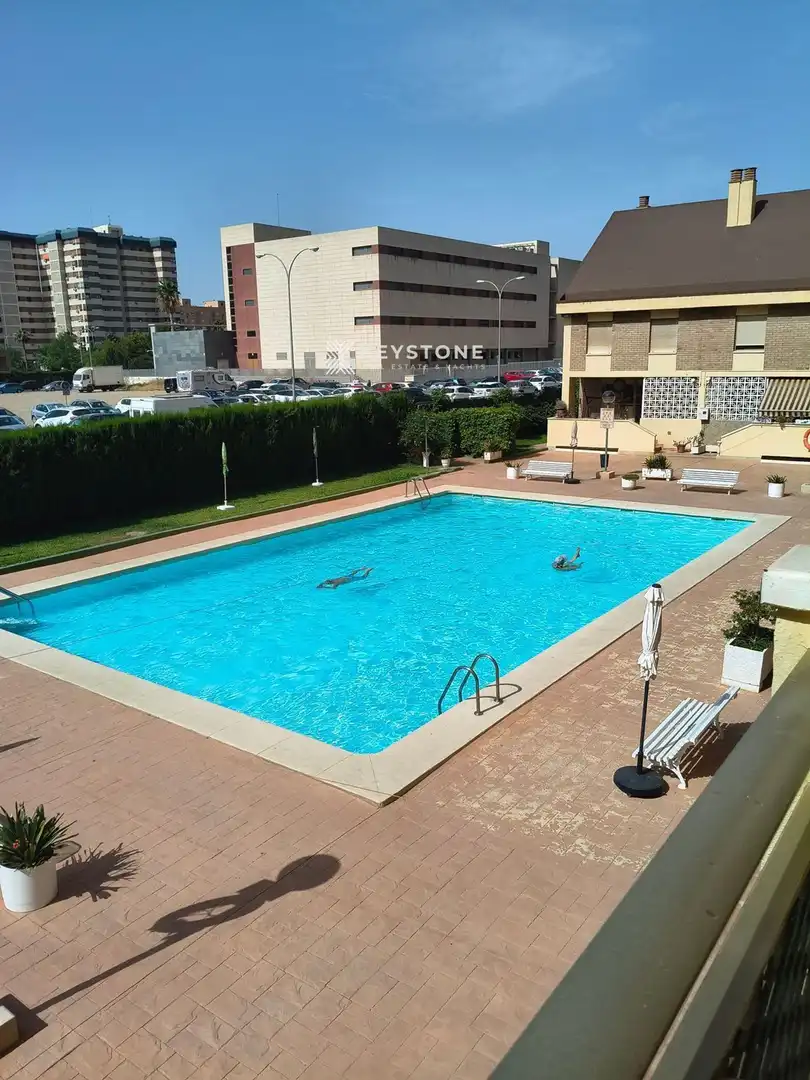 Piscina de Pis de lloguer en Alicante / Alacant amb Aire condicionat, Calefacció i Terrassa