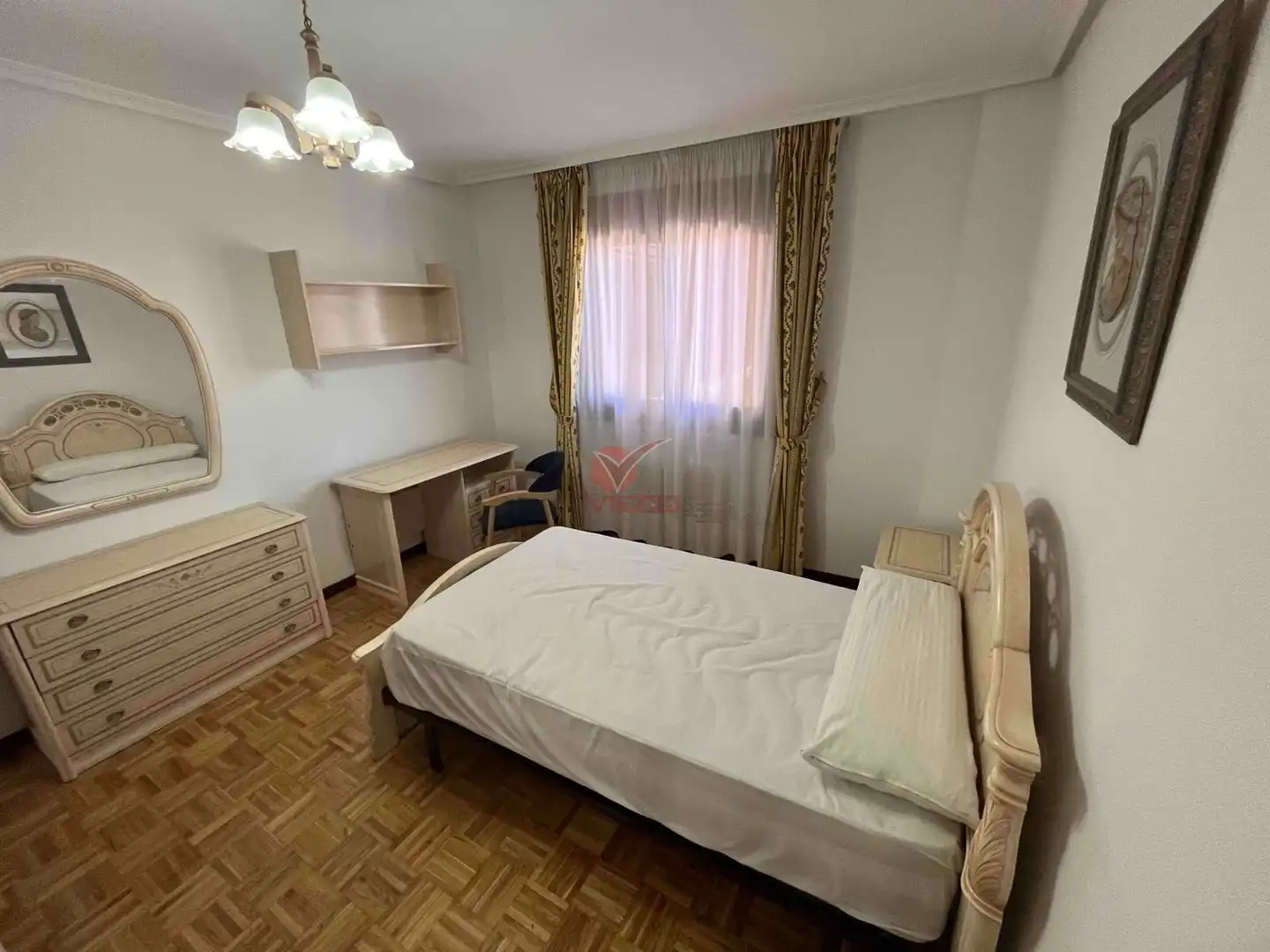 Bedroom of Flat for rent in Cuenca  with Air Conditioner, Heating and Furnished