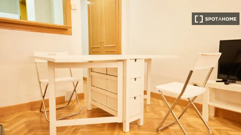 Room in Universidad - Malasaña
