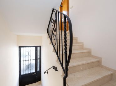 Flat with balcony for sale in Paseo ALAMOS