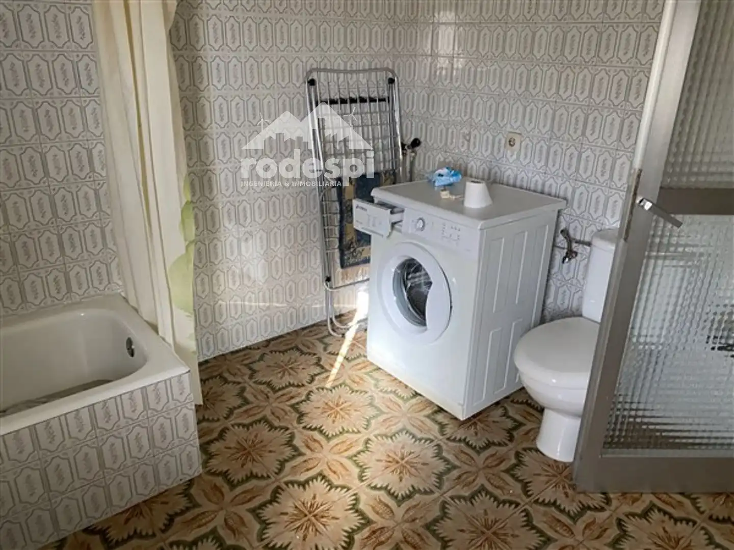 Bathroom of Houses for rent in Arbo  with Heating, Storage room and Furnished