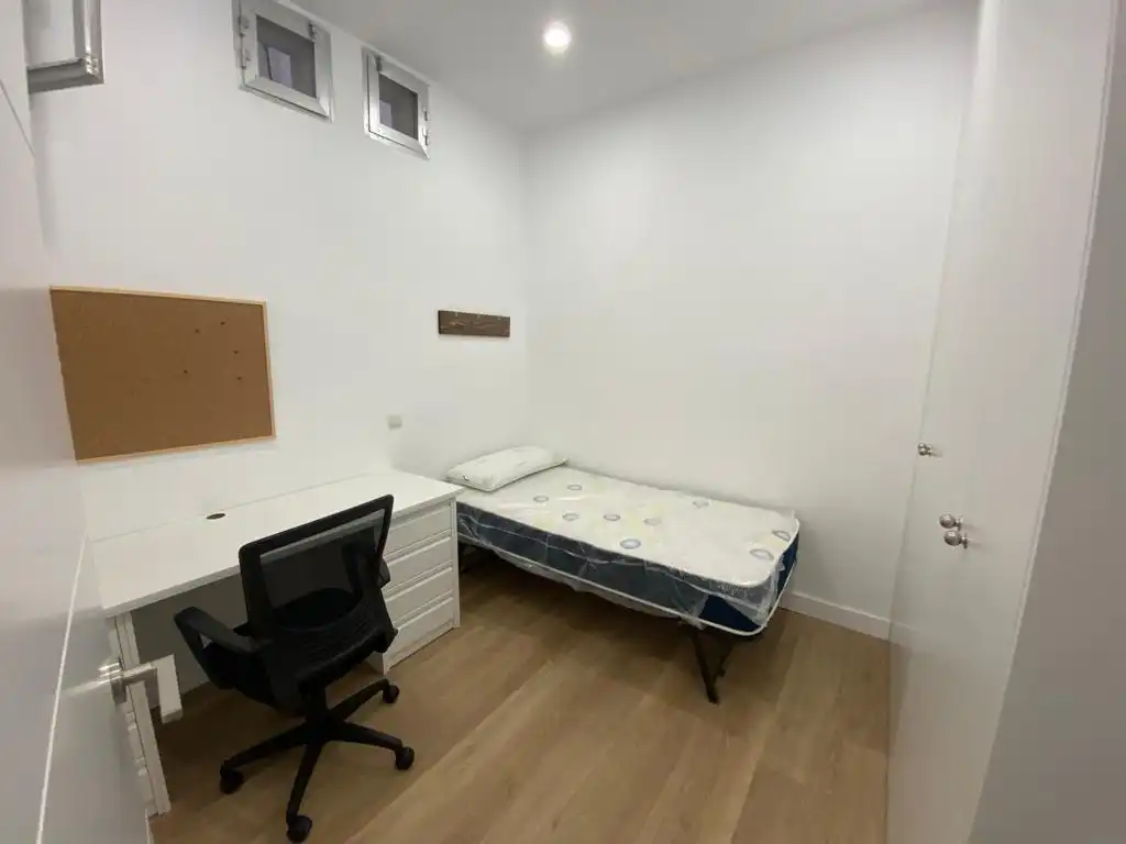 Dormitori de Apartament de lloguer en Madrid amb Moblat