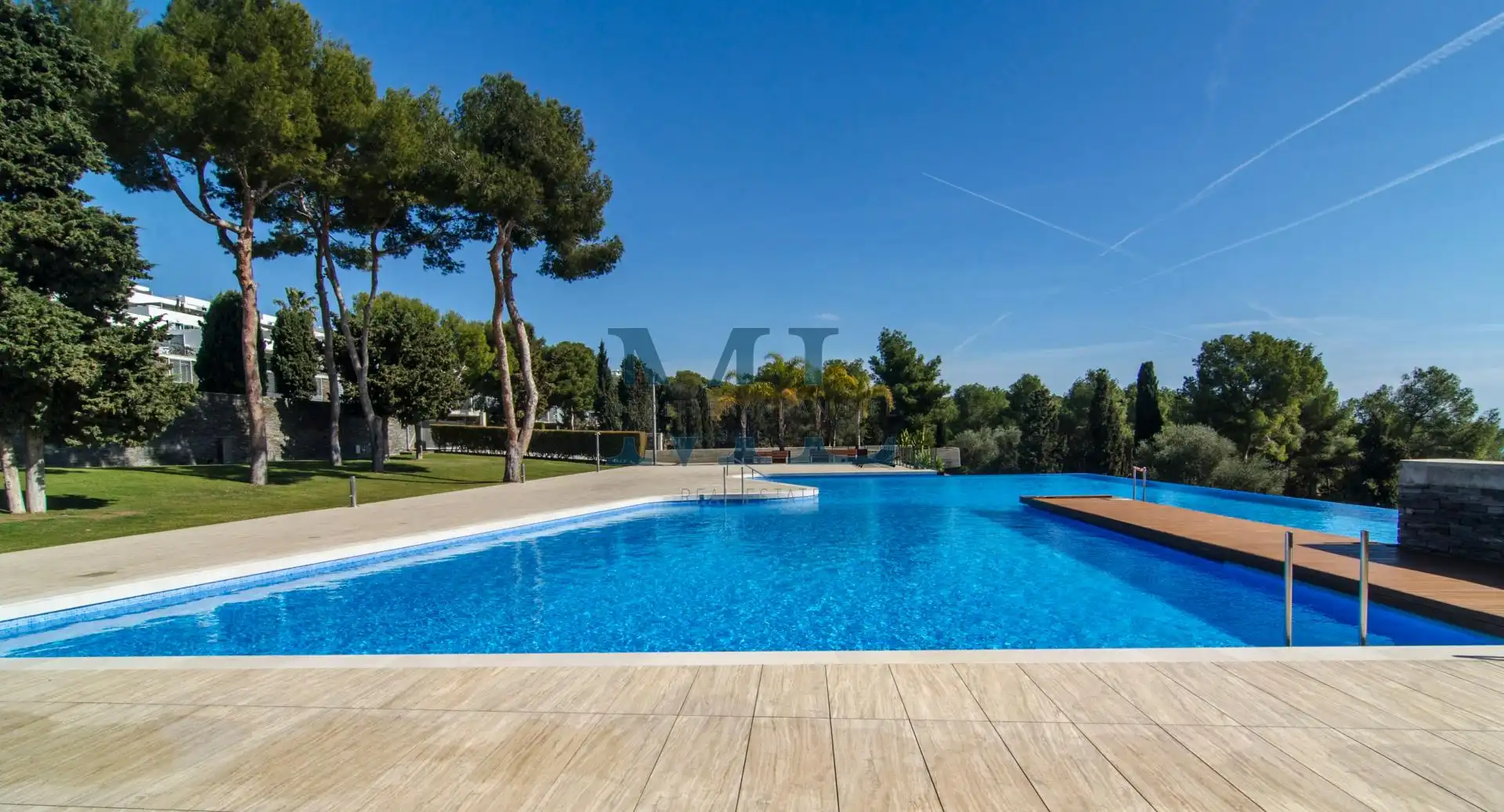 Piscina de Dúplex en venta en Sant Pere de Ribes con Calefacción, Jardín privado y Piscina