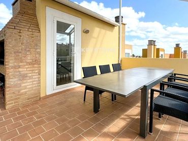 Reihenhaus mit Pool zum Verkauf in GUATLERA