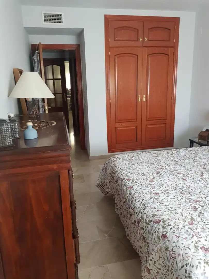 Dormitori de Pis de lloguer en Córdoba amb Aire condicionat, Calefacció i Jardí privat