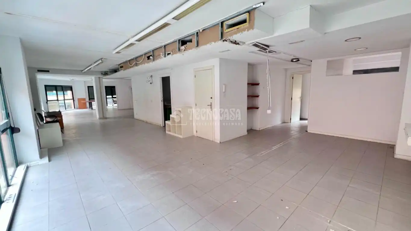 Office for rent in Alcalá de Henares  with Air Conditioner and Terrace
