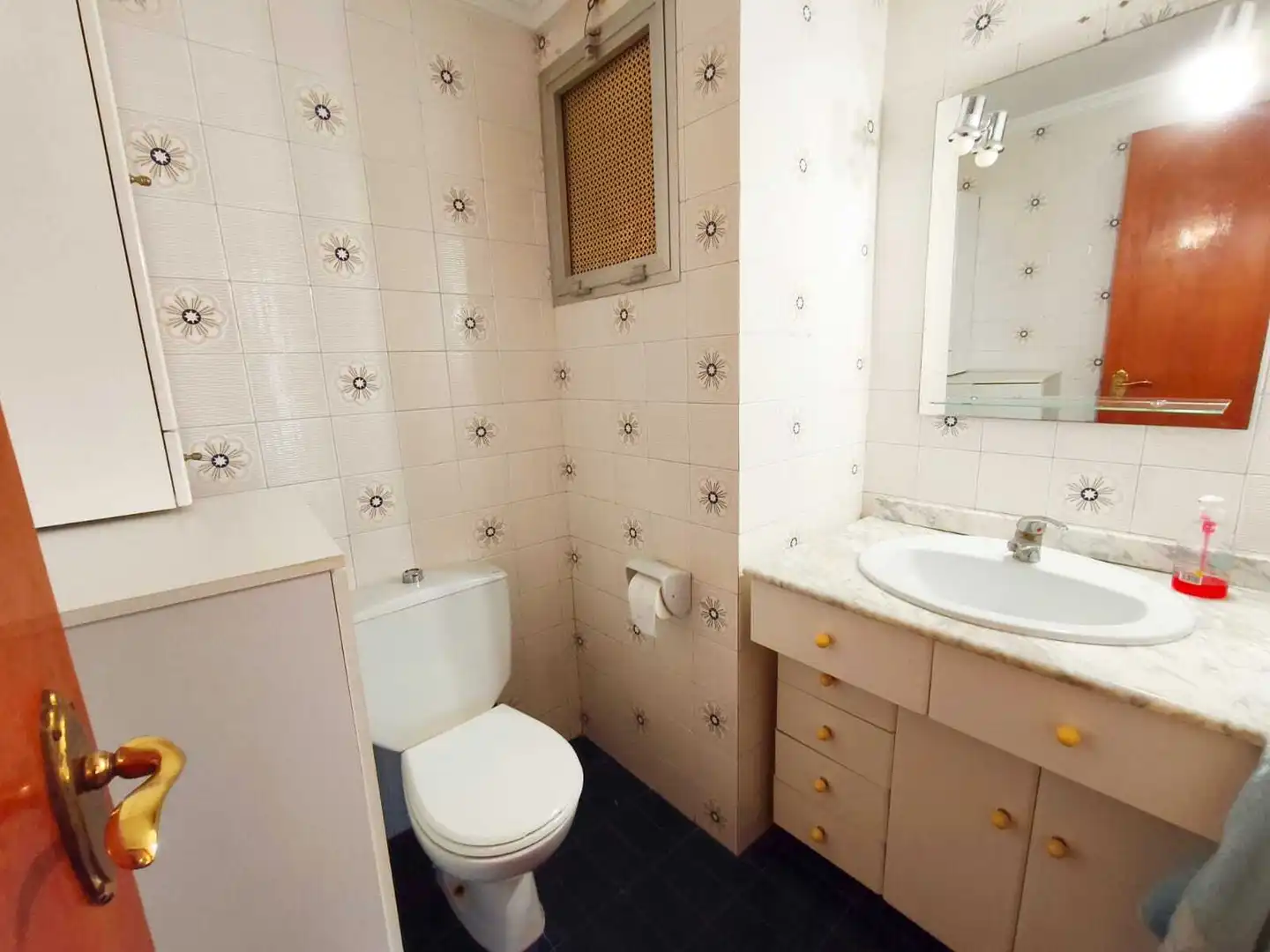 Baño de Piso en venta en Sueca con Amueblado