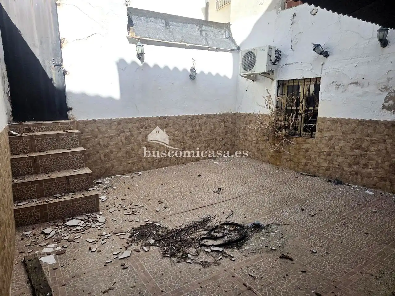 Casa adosada en venda en Jaén amb Terrassa i Balcó