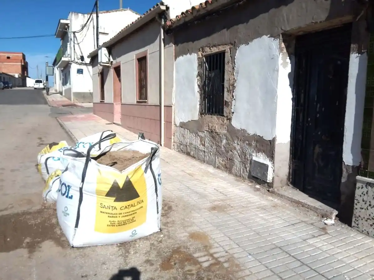 Außenansicht von Wohnungen zum Verkauf in Linares
