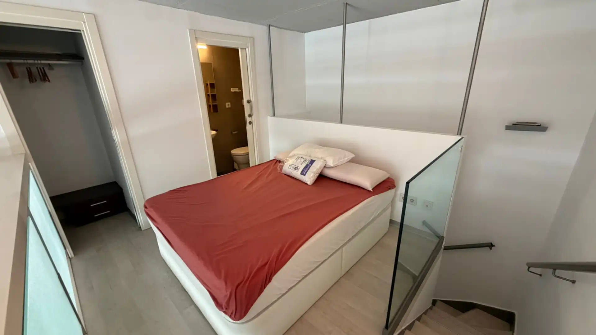 Schlafzimmer von Wohnung zur Miete in Valencia mit Klimaanlage, Heizung und Parkett