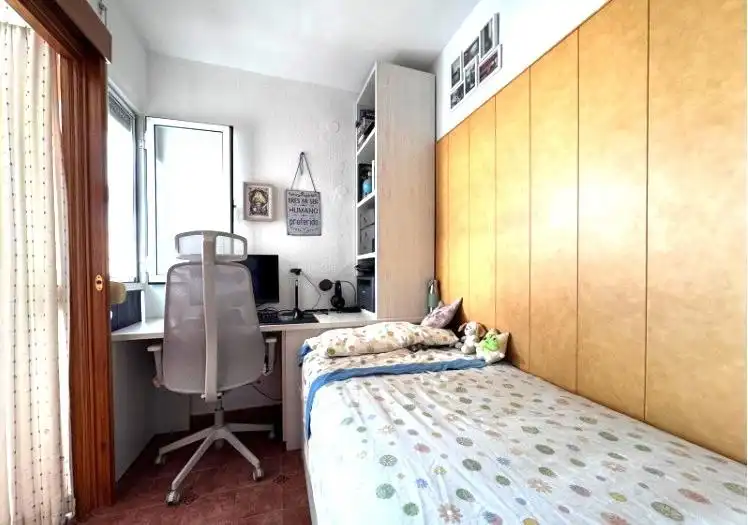 Habitación de Apartamento en venta en Benalmádena con Terraza, Amueblado y Piscina comunitaria