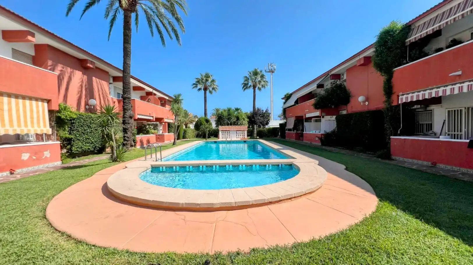 Apartamento con piscina en venta en Centro Urbano