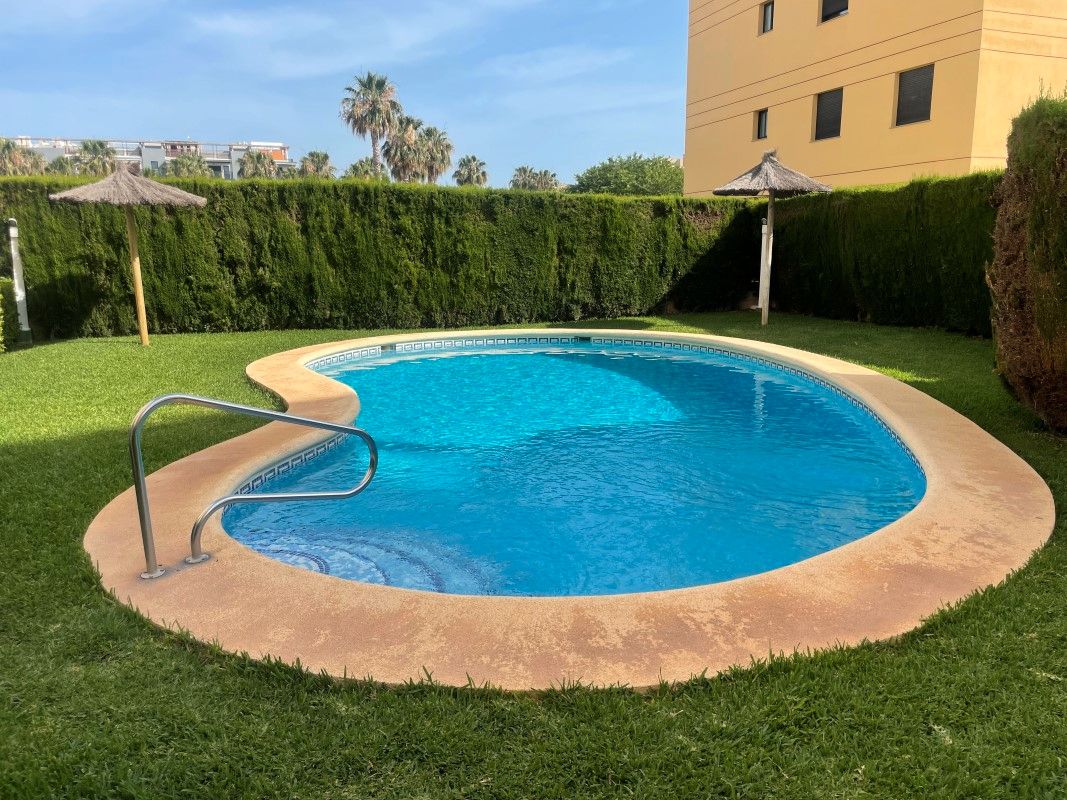 Swimming pool of Apartment for sale in Guardamar de la Safor  with Air Conditioner, Private garden and Terrace