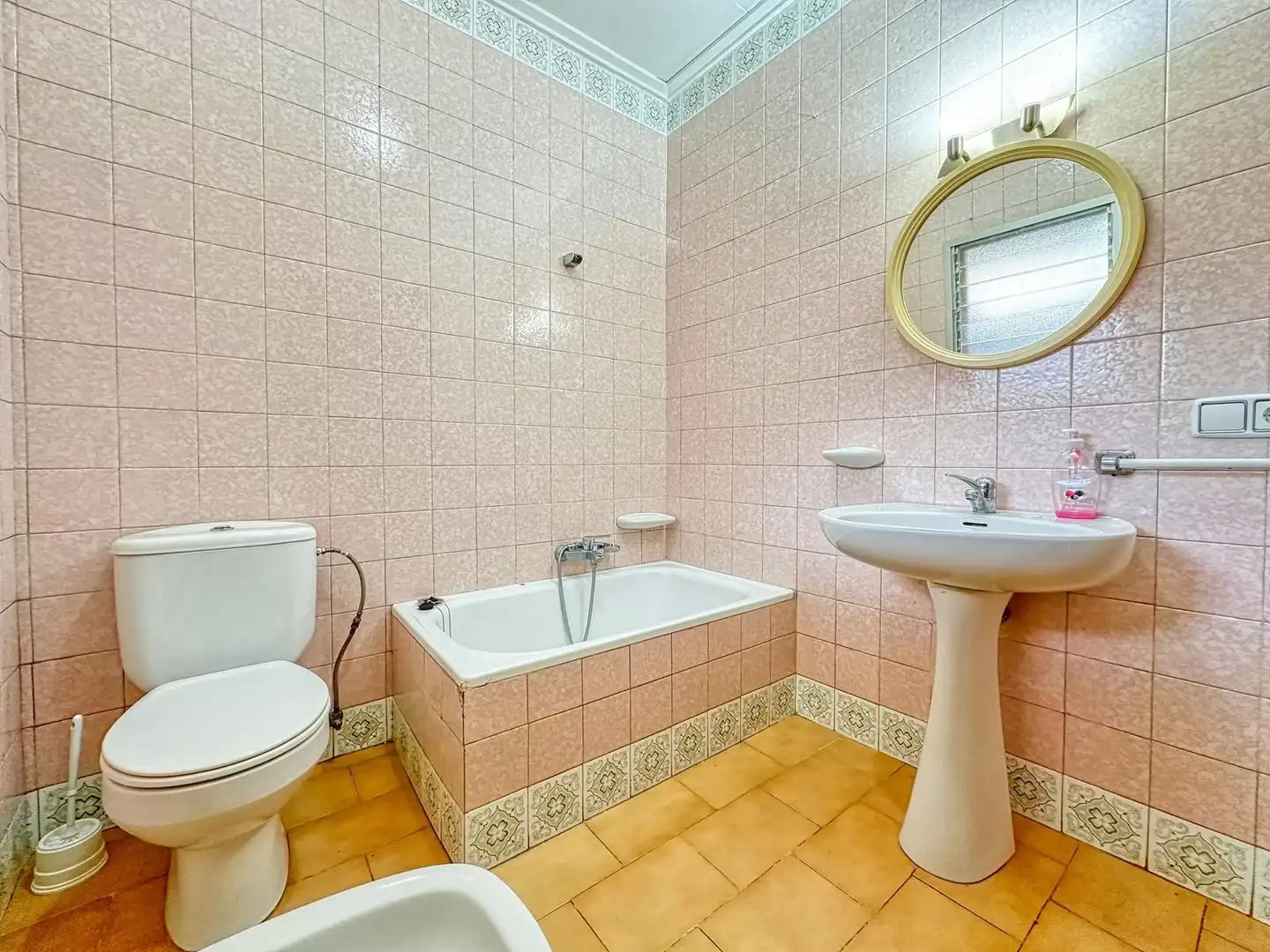 Baño de Finca rústica en venta en La Vall de Laguar con Calefacción y Terraza