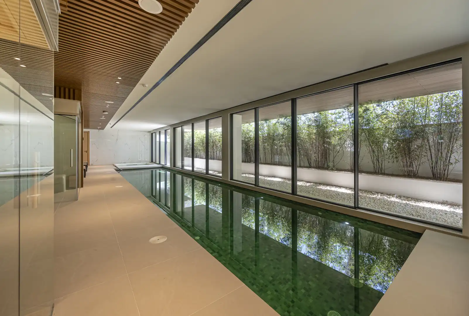 Piscina de Apartament en venda en Estepona amb Aire condicionat, Calefacció i Terrassa