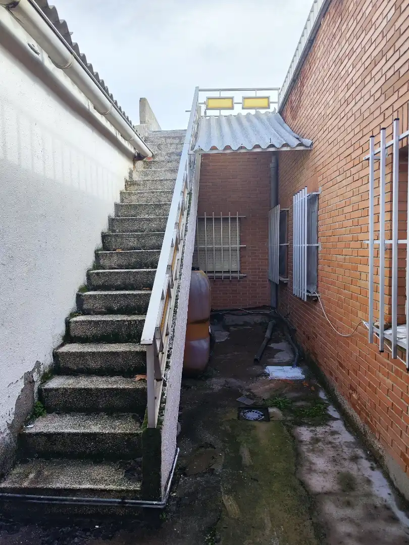Vista exterior de Local en venta en Madrid